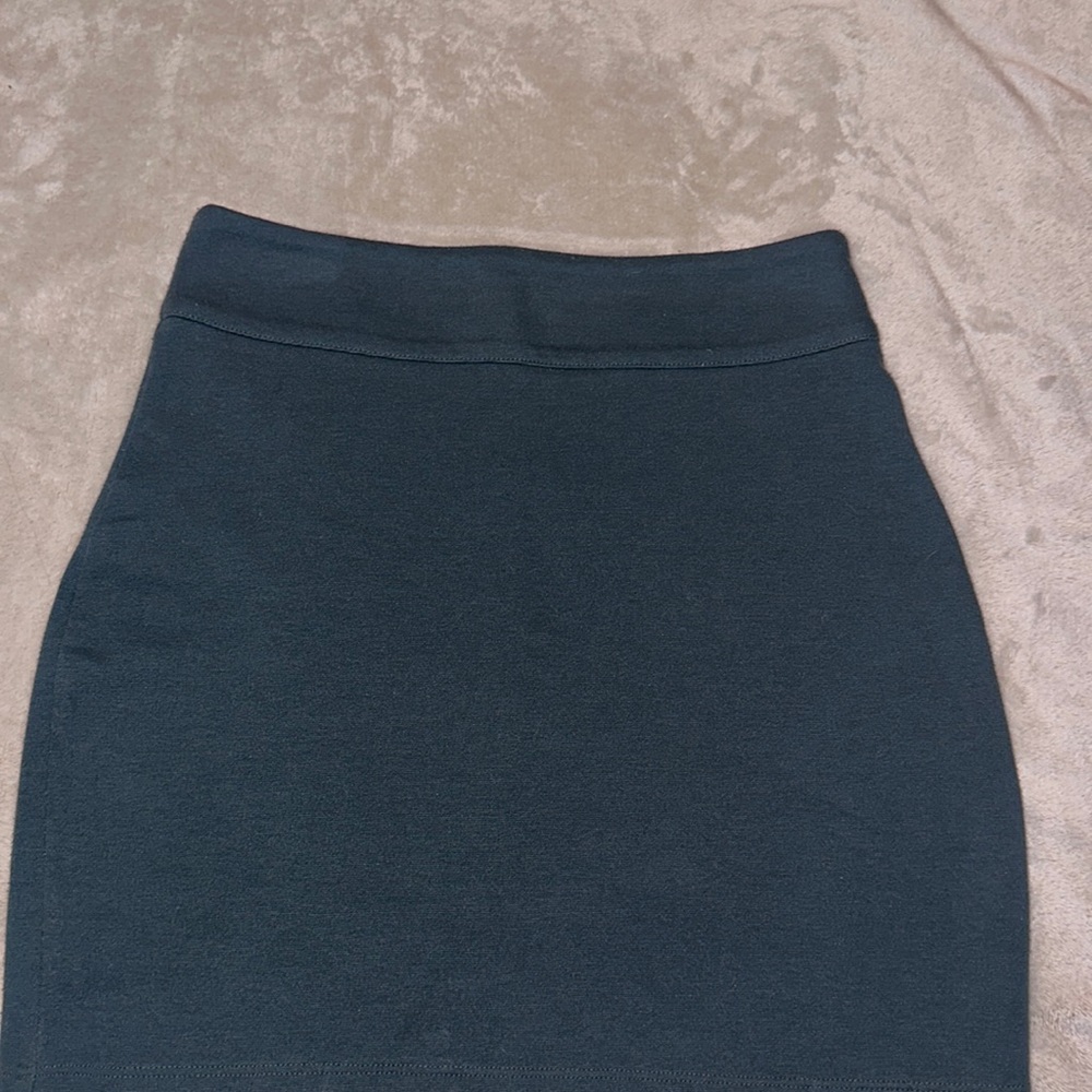 BDG skirt size small